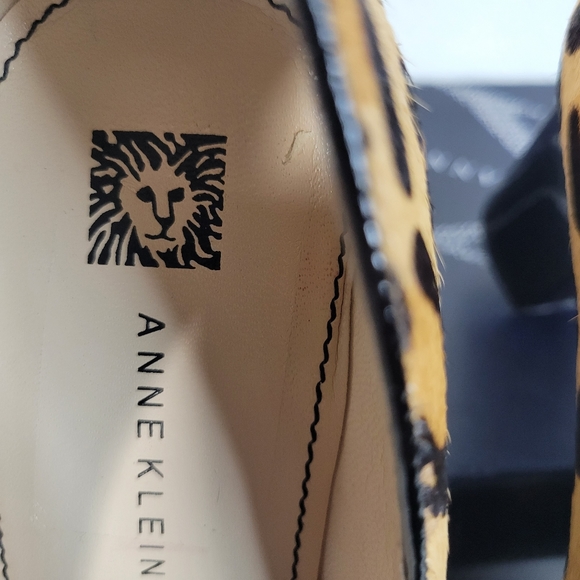 Womans Anne Klein iFlex Leopard Print Cow Fur 2.5Inch Pumps Size 7Med - Picture 5 of 16